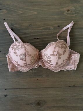Gorgeous VS Dream Angels Pink with Metallic Gold Lace  Underwire Bra